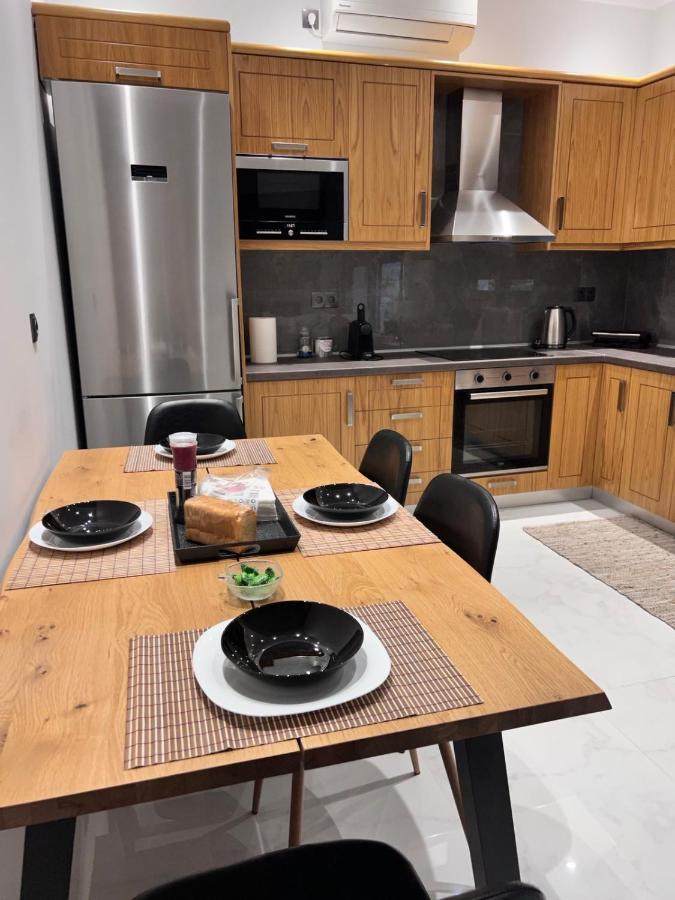 Kontis' Deluxe Furnished Apartment Loutráki Exterior foto
